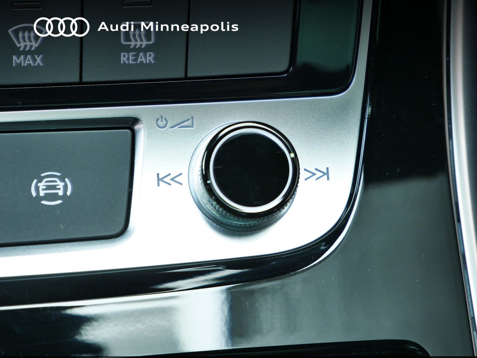 Thumbnail: 2025 Audi Q7 - 33