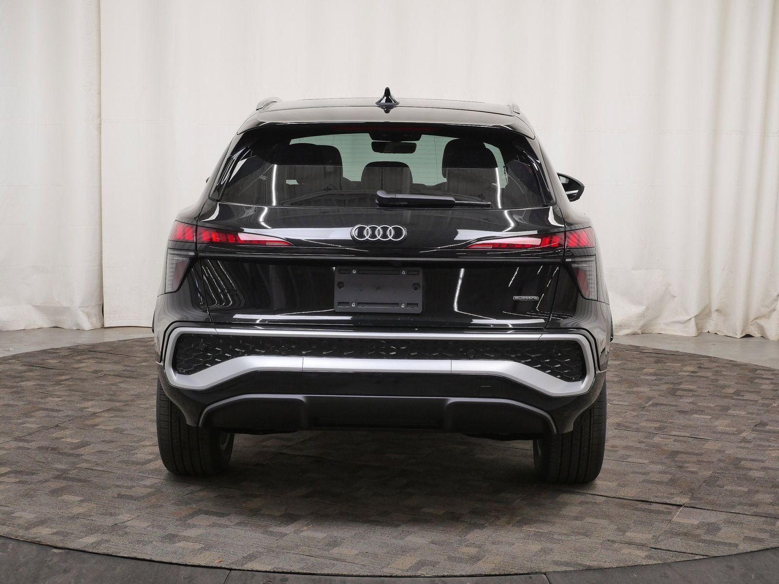 Thumbnail: 2026 Audi Q3 - 5
