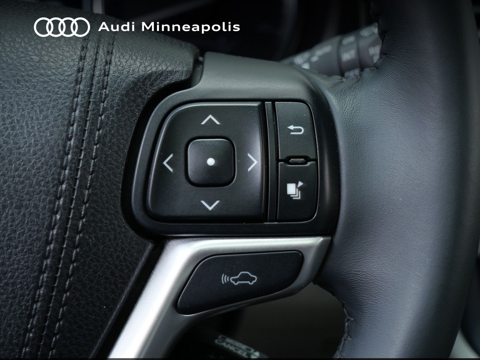 Thumbnail: 2016 Toyota Highlander - 21