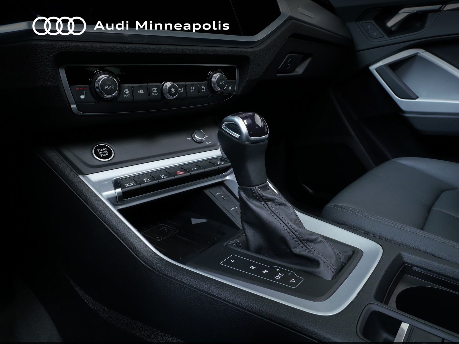 Thumbnail: 2023 Audi Q3 - 27