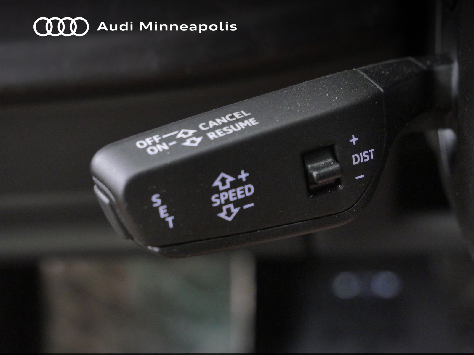 Thumbnail: 2023 Audi Q8 - 25