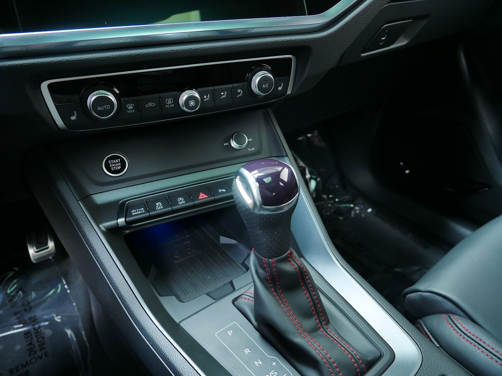 Thumbnail: 2025 Audi Q3 - 15