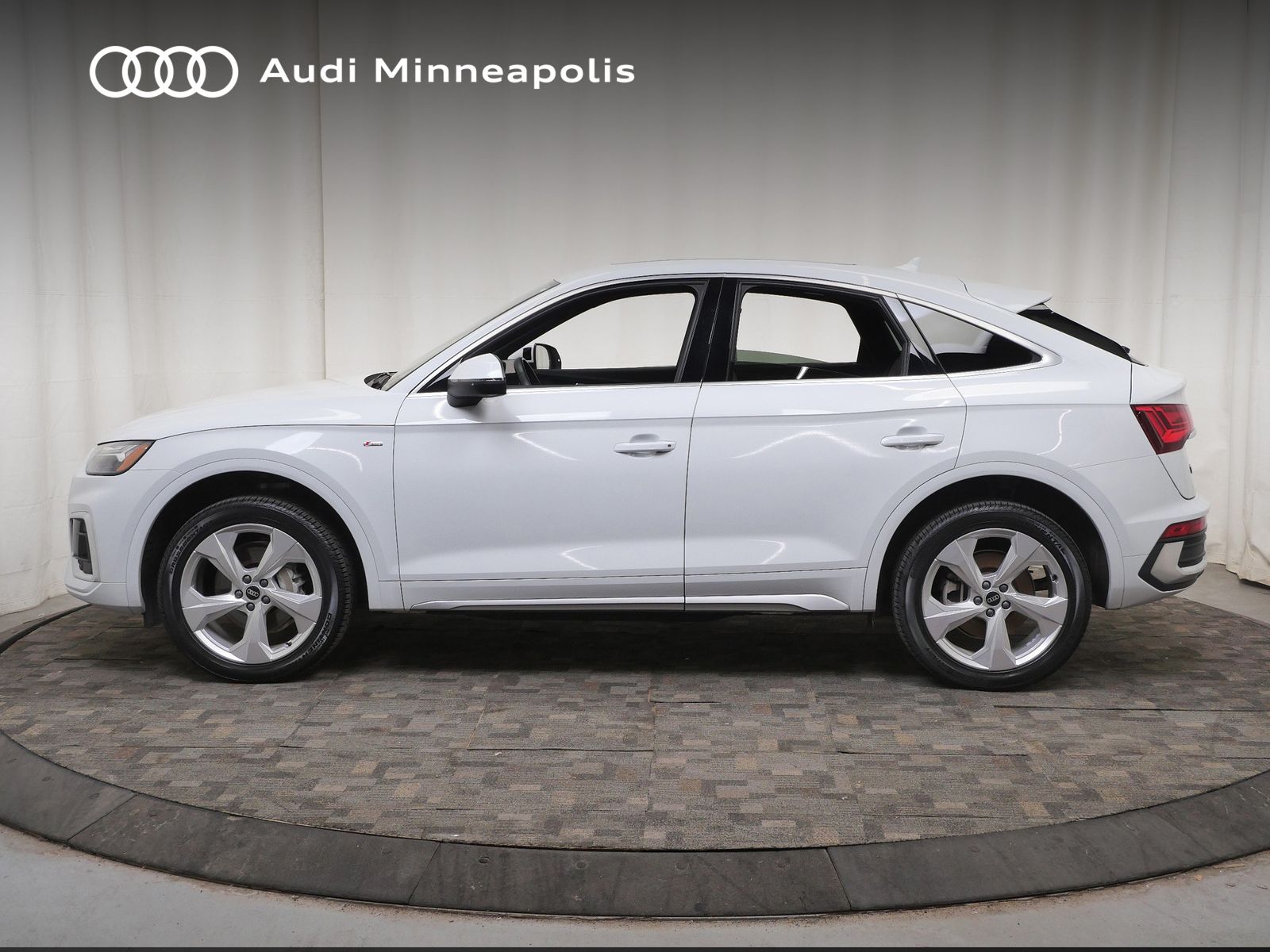 Thumbnail: 2023 Audi Q5 - 3