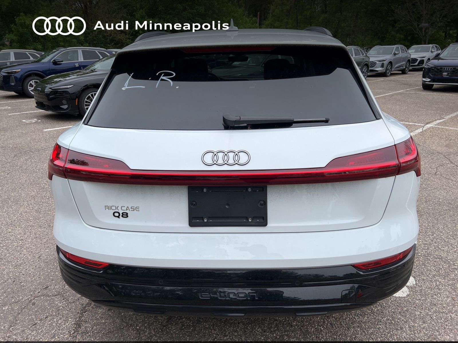 Thumbnail: 2024 Audi Q8 e-tron - 8