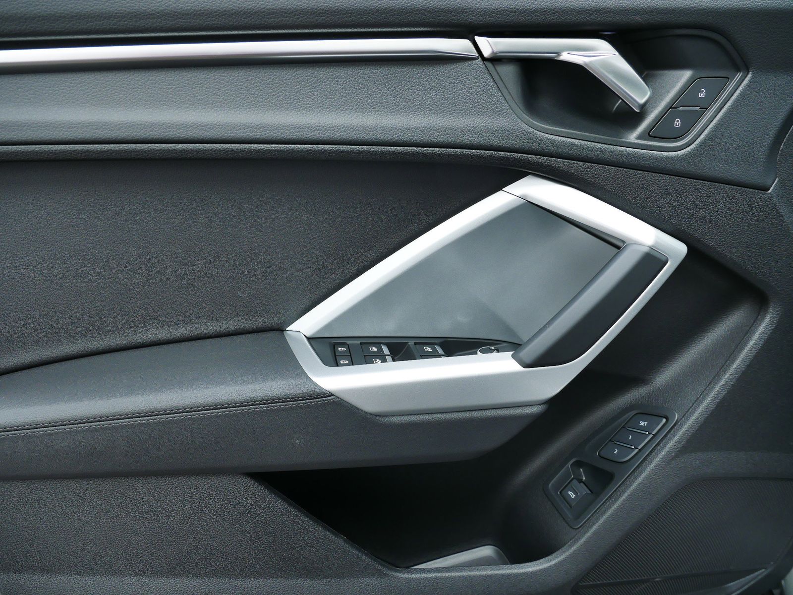 Thumbnail: 2025 Audi Q3 - 10