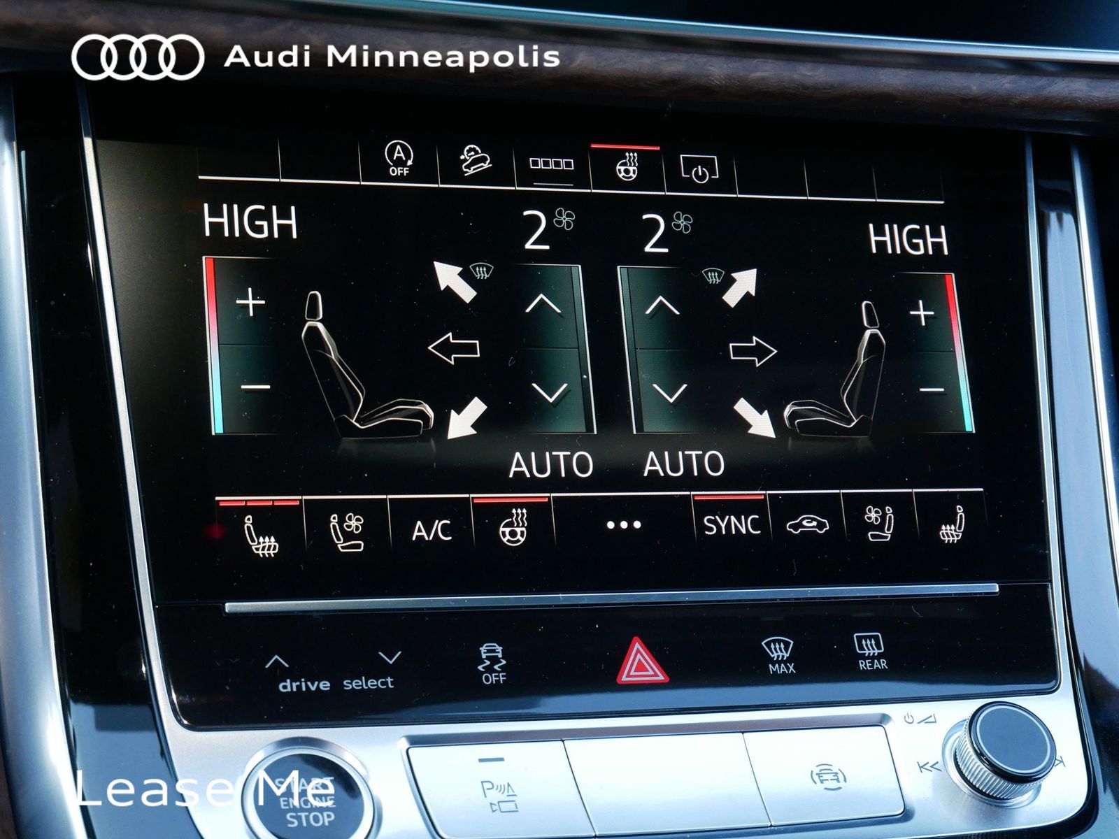 Thumbnail: 2026 Audi Q8 - 31