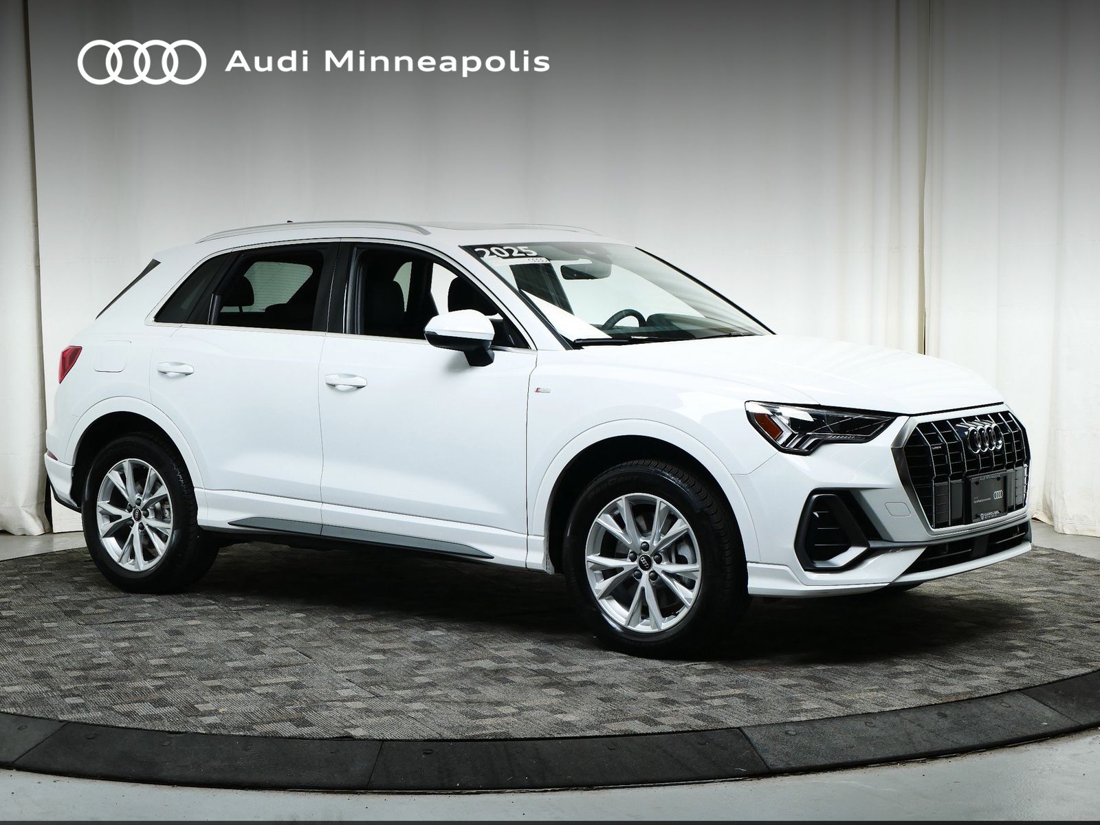 Thumbnail: 2025 Audi Q3 - 9