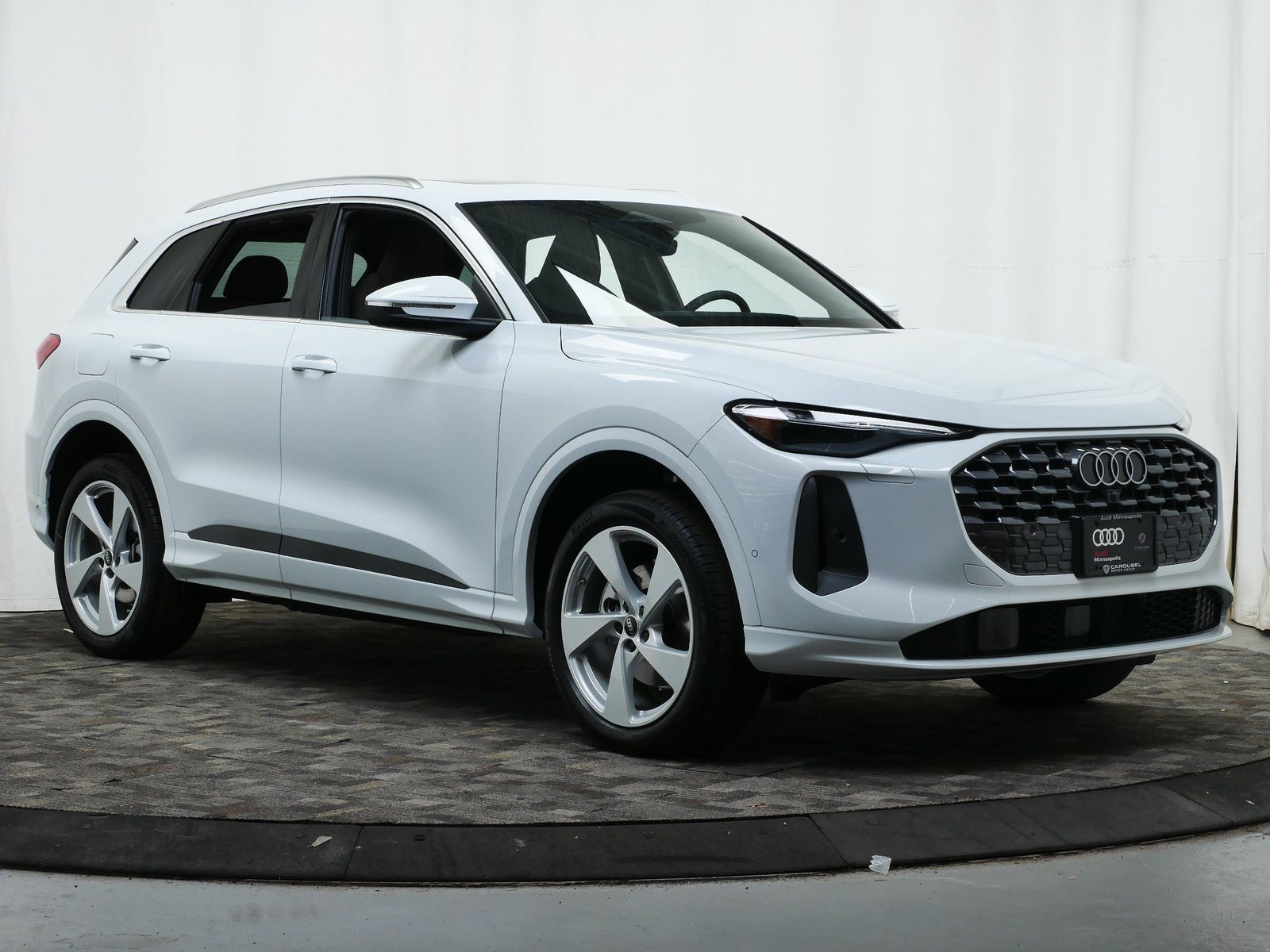 Thumbnail: 2025 Audi Q5 - 8