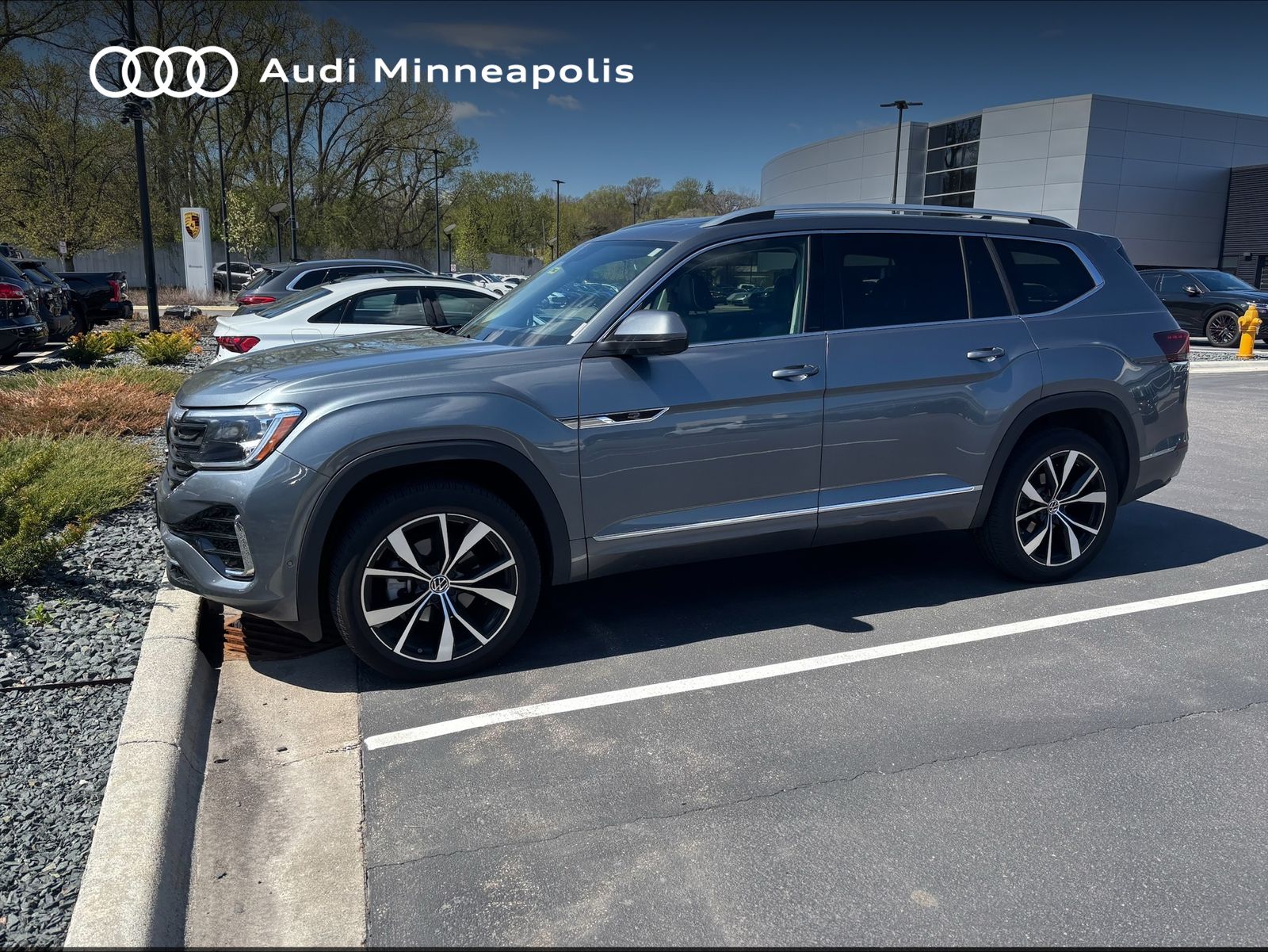Thumbnail: 2024 Volkswagen Atlas - 8