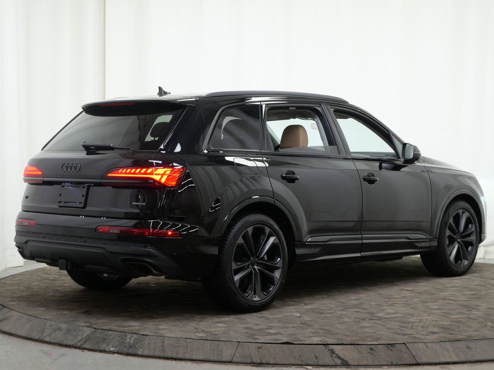 Thumbnail: 2026 Audi Q7 - 6