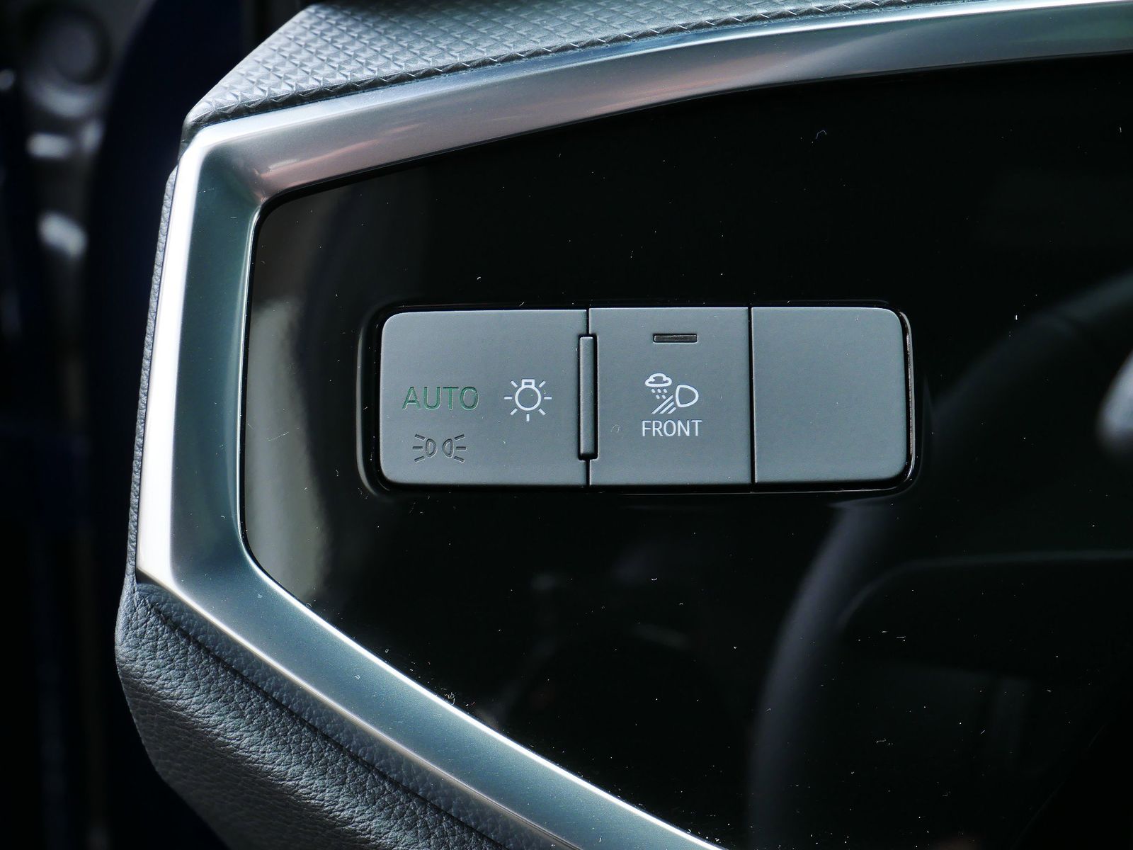 Thumbnail: 2025 Audi Q3 - 15