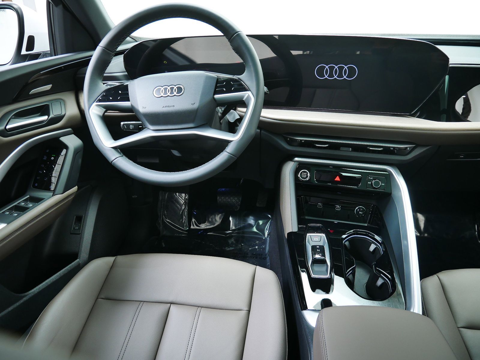 Thumbnail: 2025 Audi Q5 - 13