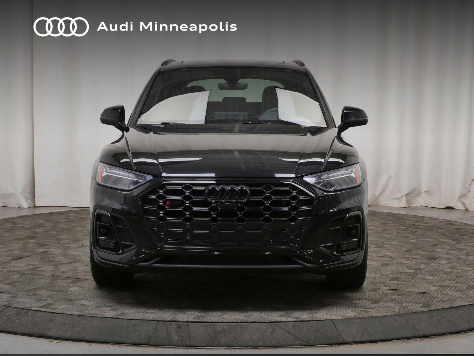 Thumbnail: 2023 Audi SQ5 - 12