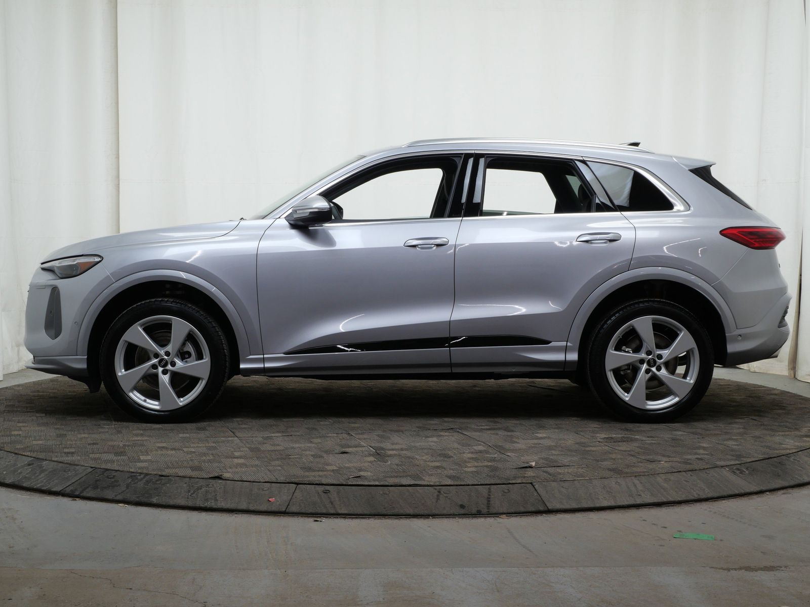 Thumbnail: 2025 Audi Q5 - 2