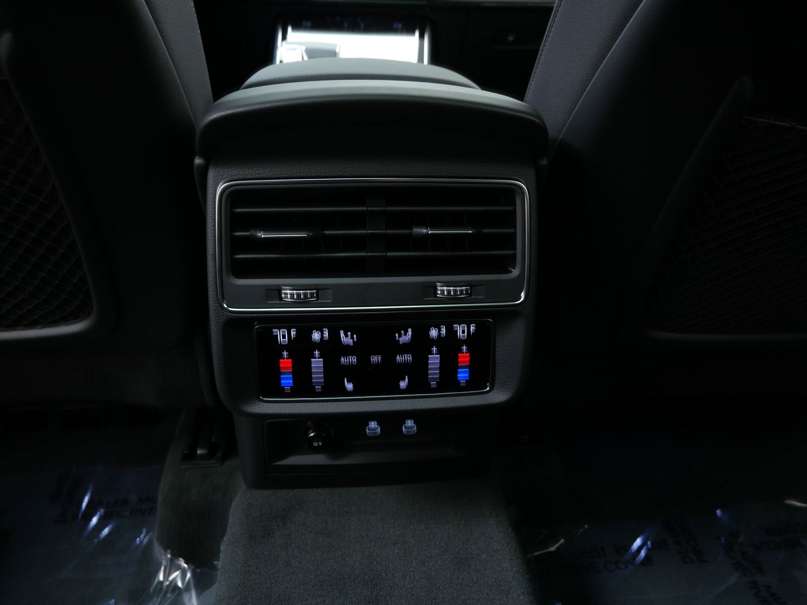 Thumbnail: 2026 Audi Q7 - 14