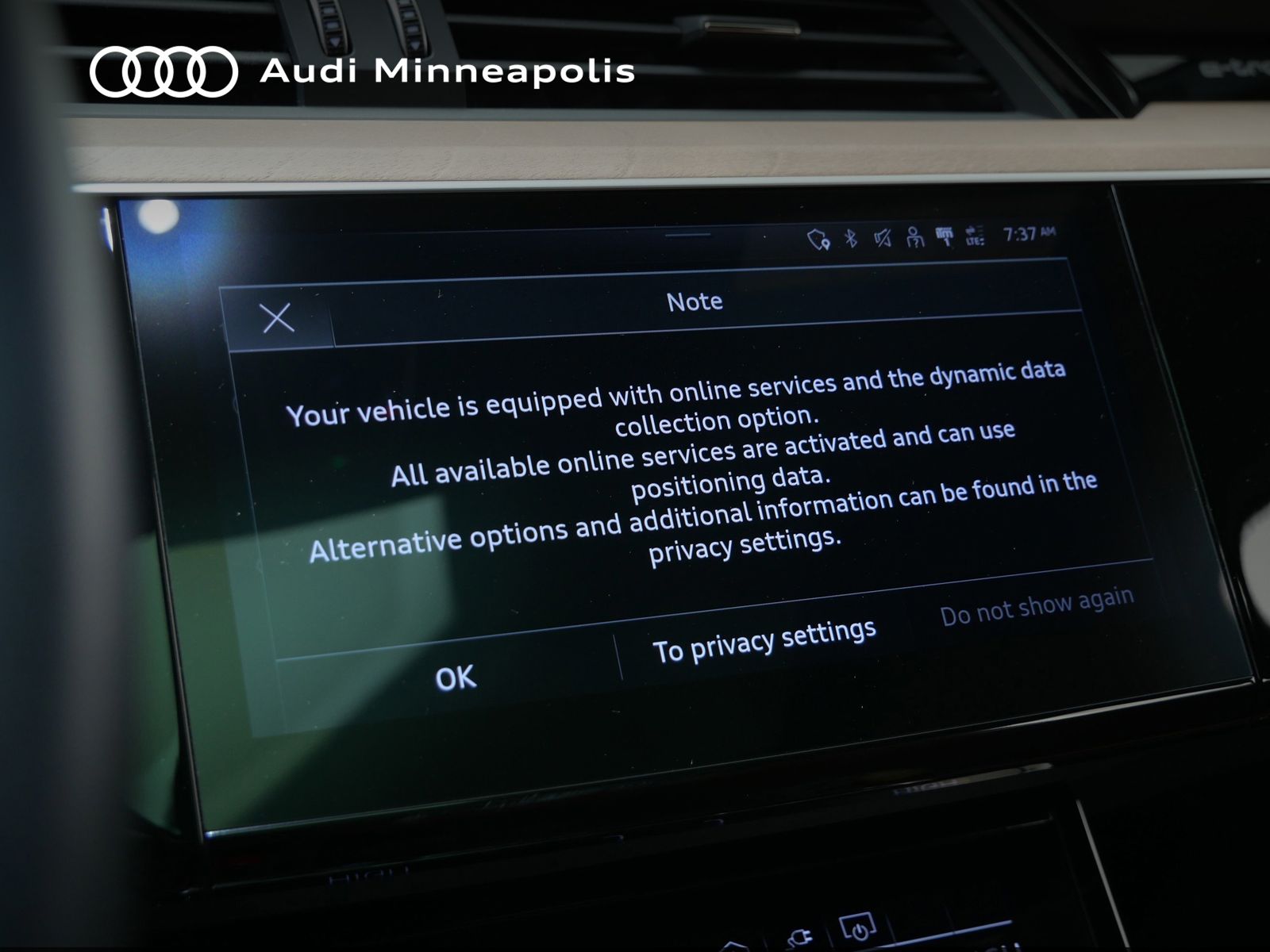 Thumbnail: 2024 Audi Q8 e-tron - 32