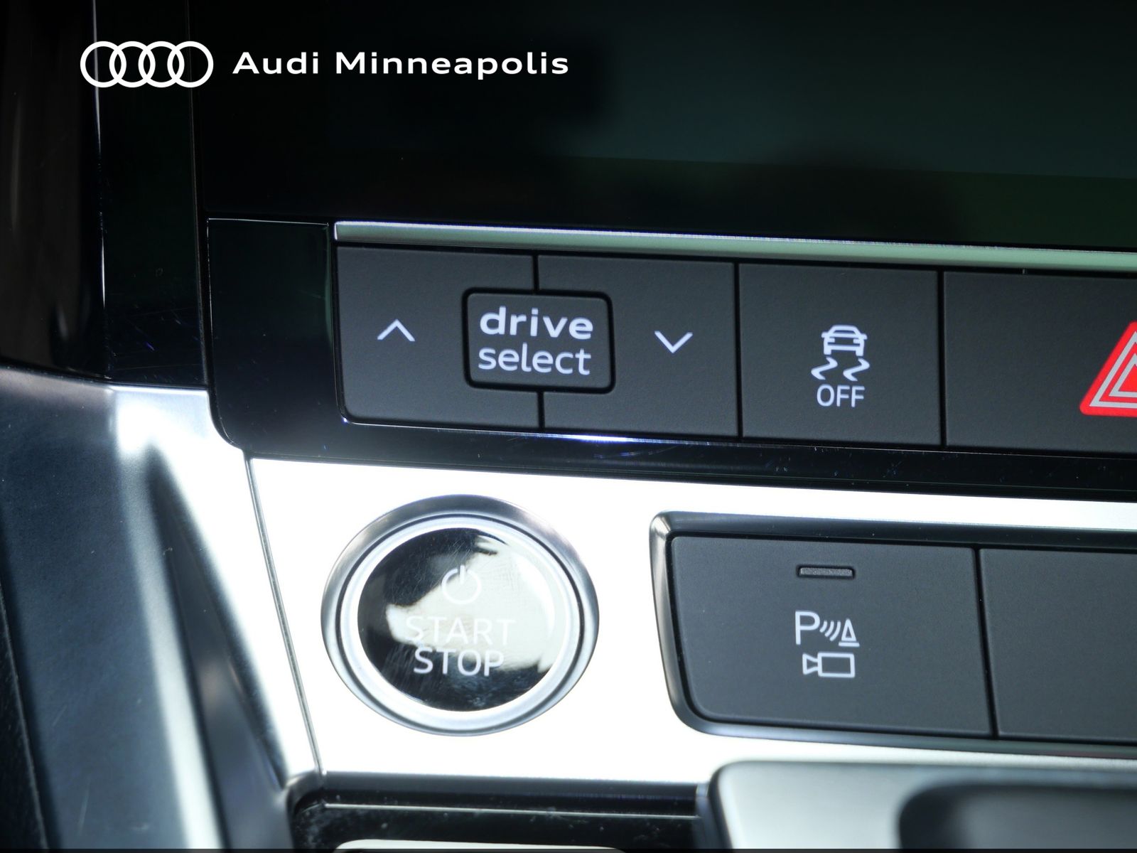 Thumbnail: 2024 Audi Q8 e-tron - 24