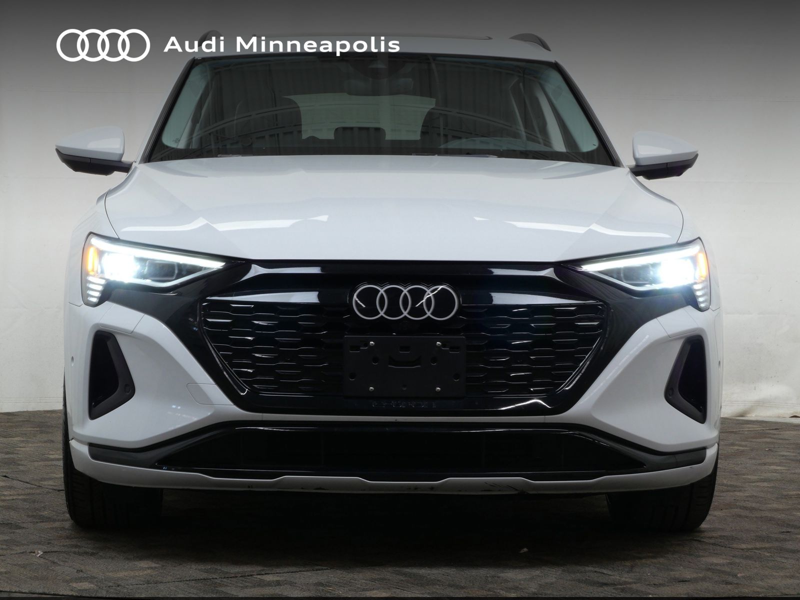 Thumbnail: 2024 Audi Q8 e-tron - 12