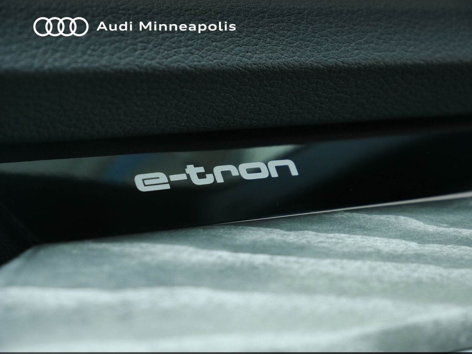 Thumbnail: 2023 Audi e-tron S - 28