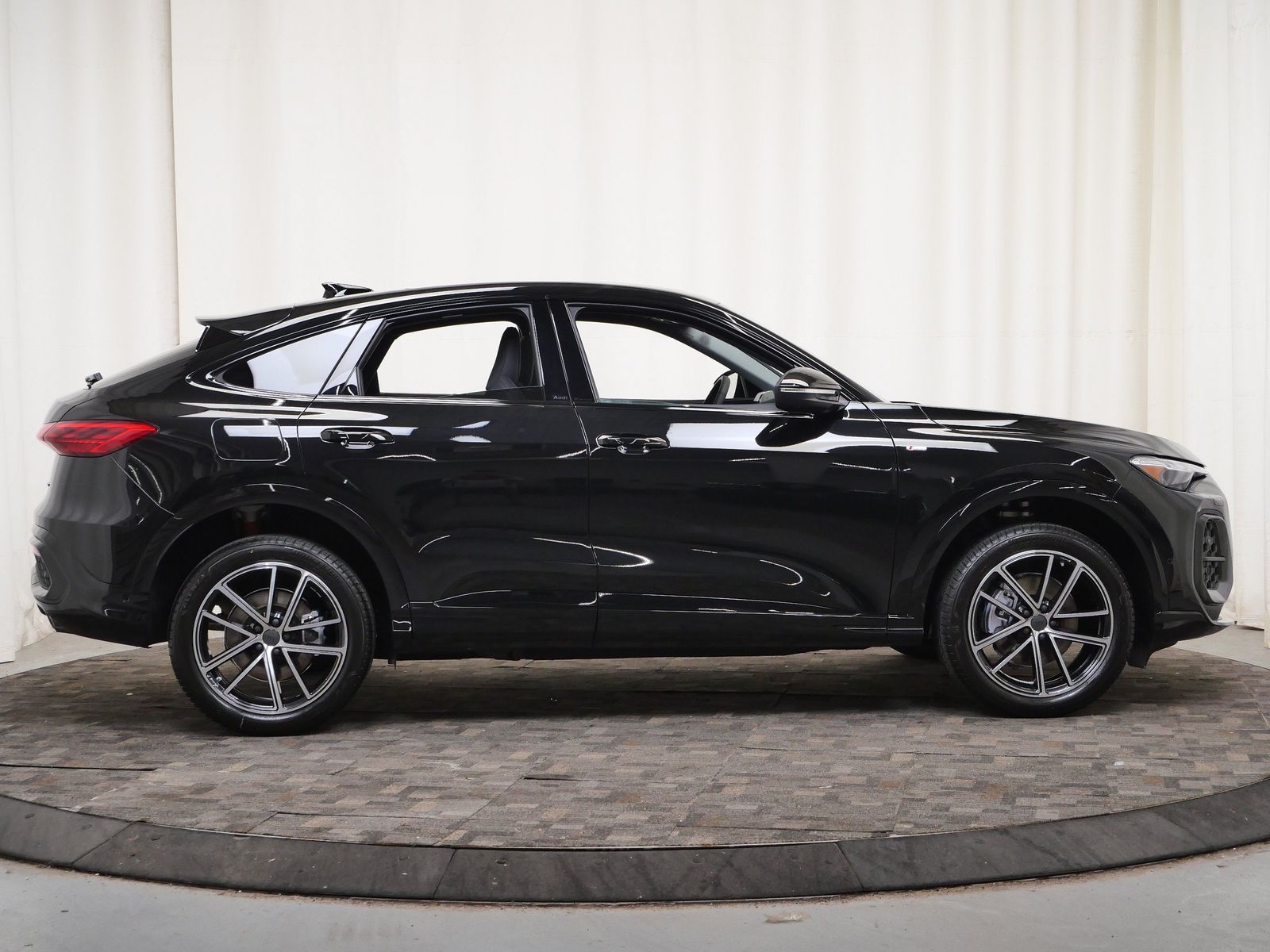 Thumbnail: 2026 Audi Q5 - 7