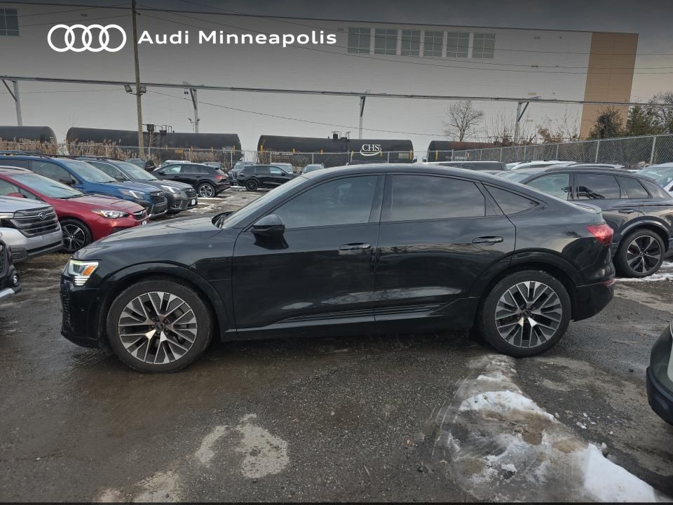 Thumbnail: 2024 Audi Q8 e-tron - 7