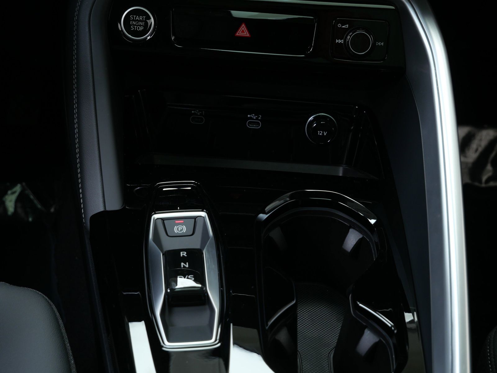 Thumbnail: 2025 Audi Q5 - 15