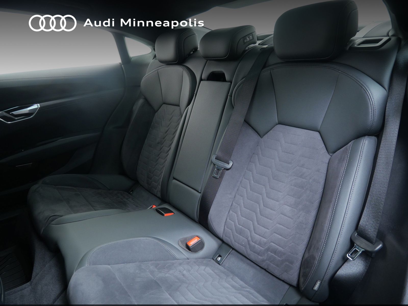 Thumbnail: 2023 Audi e-tron GT - 16