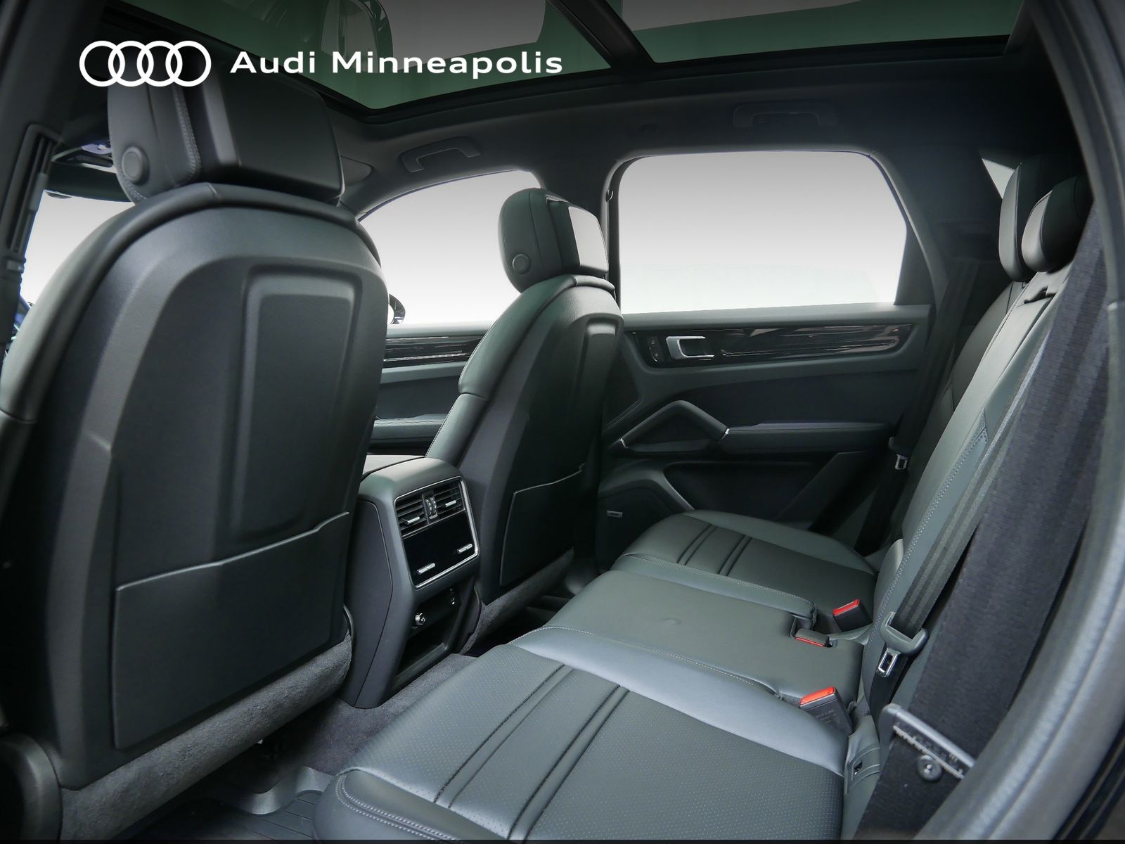 Thumbnail: 2022 Porsche Cayenne - 13