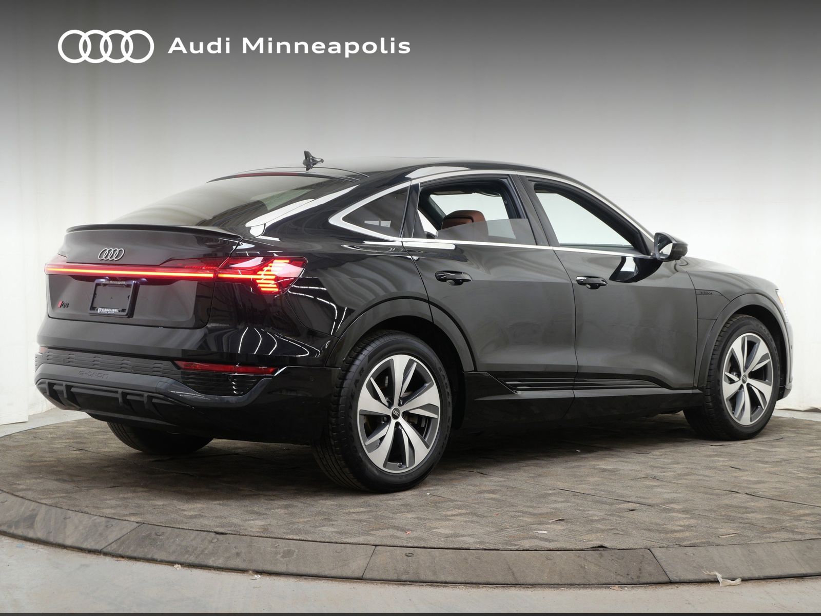 Thumbnail: 2024 Audi Q8 e-tron - 7