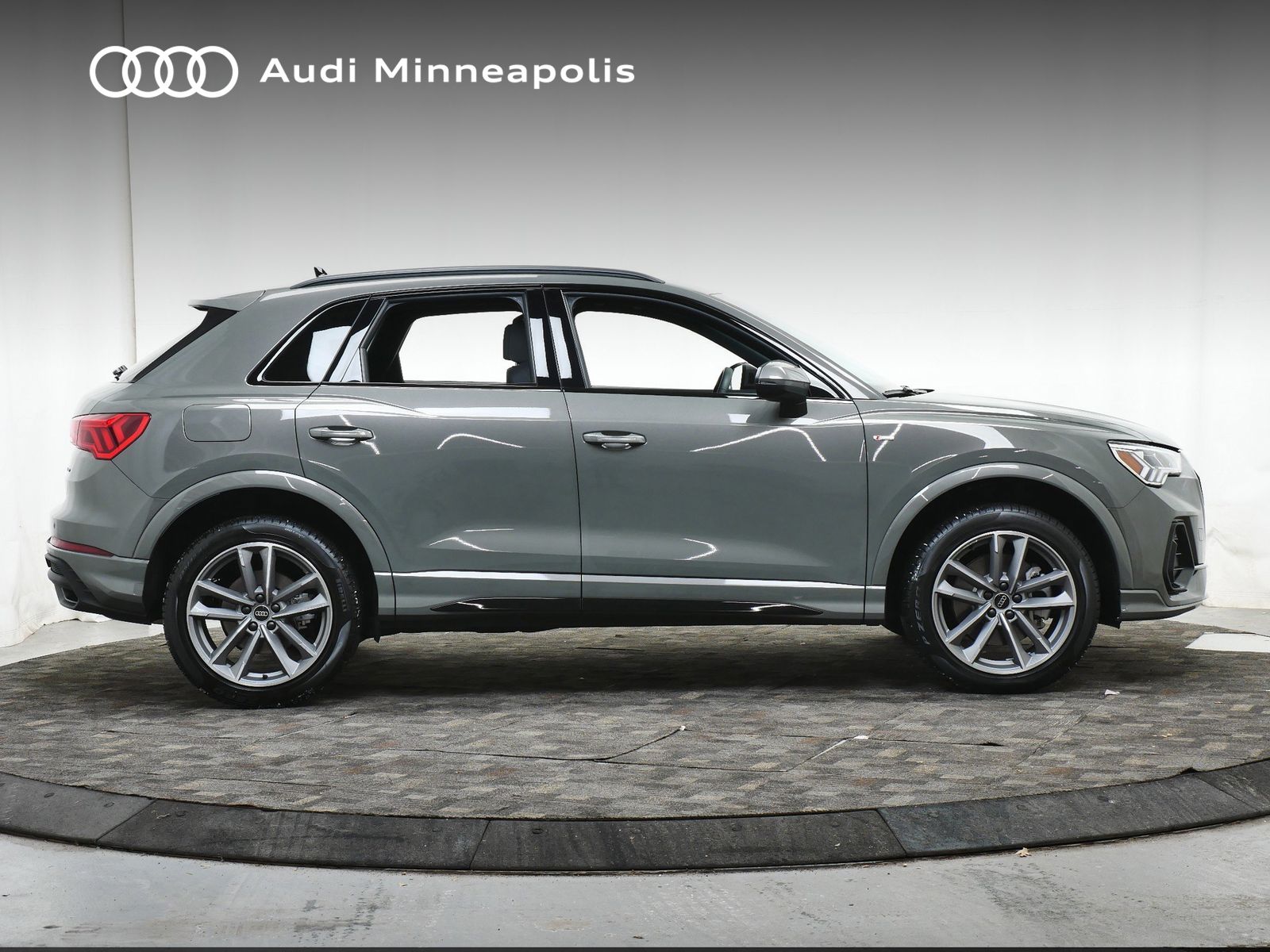 Thumbnail: 2025 Audi Q3 - 10
