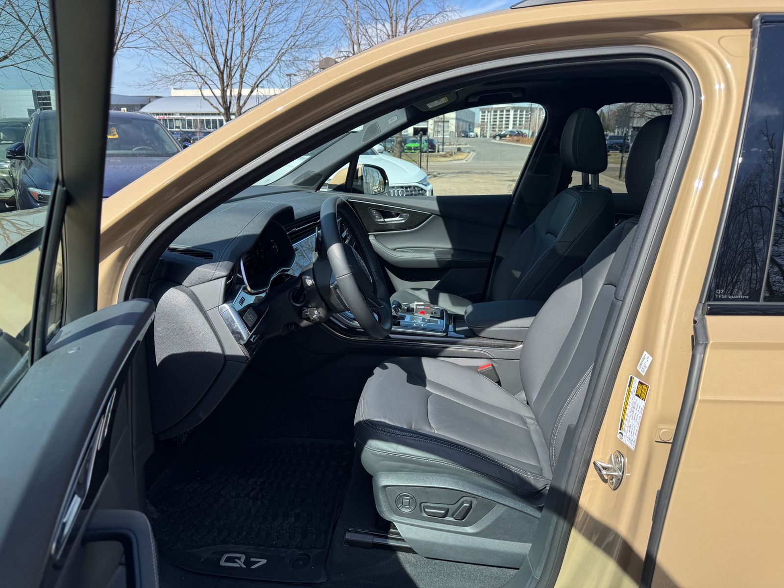 Thumbnail: 2025 Audi Q7 - 2