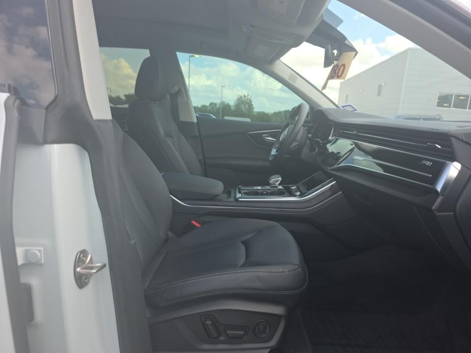 Thumbnail: 2023 Audi Q8 - 9
