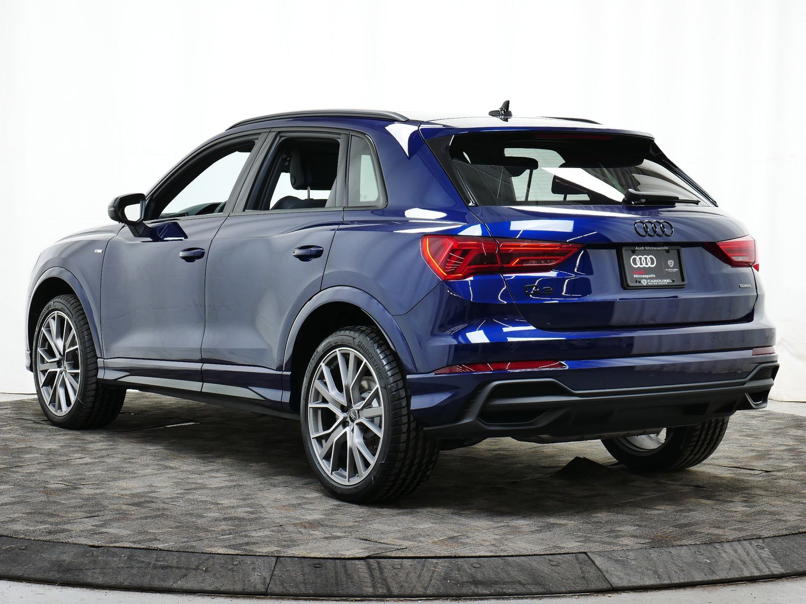 Thumbnail: 2025 Audi Q3 - 4