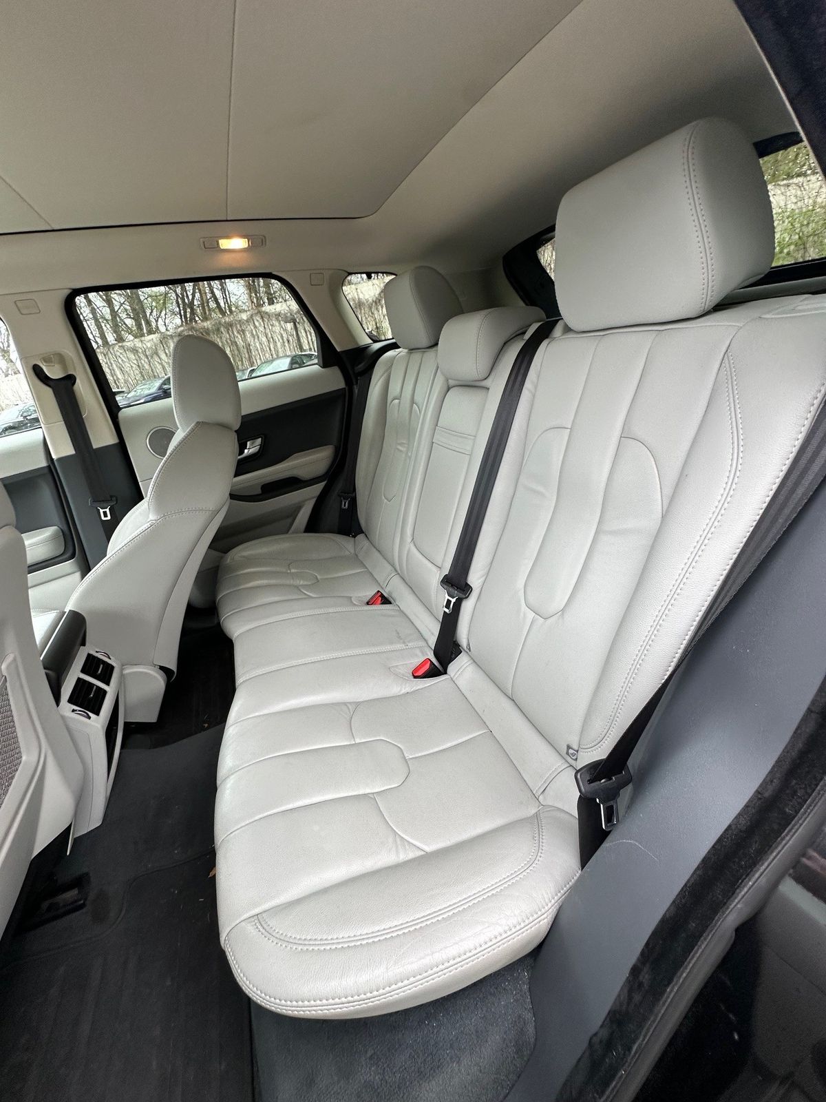 Thumbnail: 2012 Land Rover Range Rover Evoque - 10