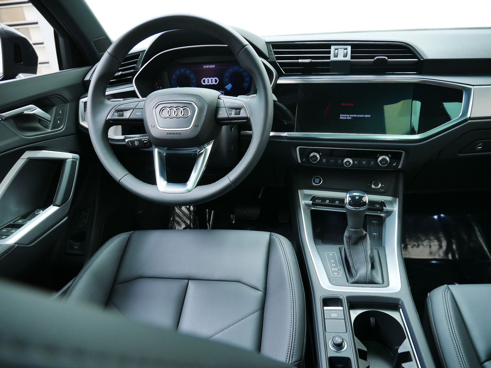 Thumbnail: 2025 Audi Q3 - 14