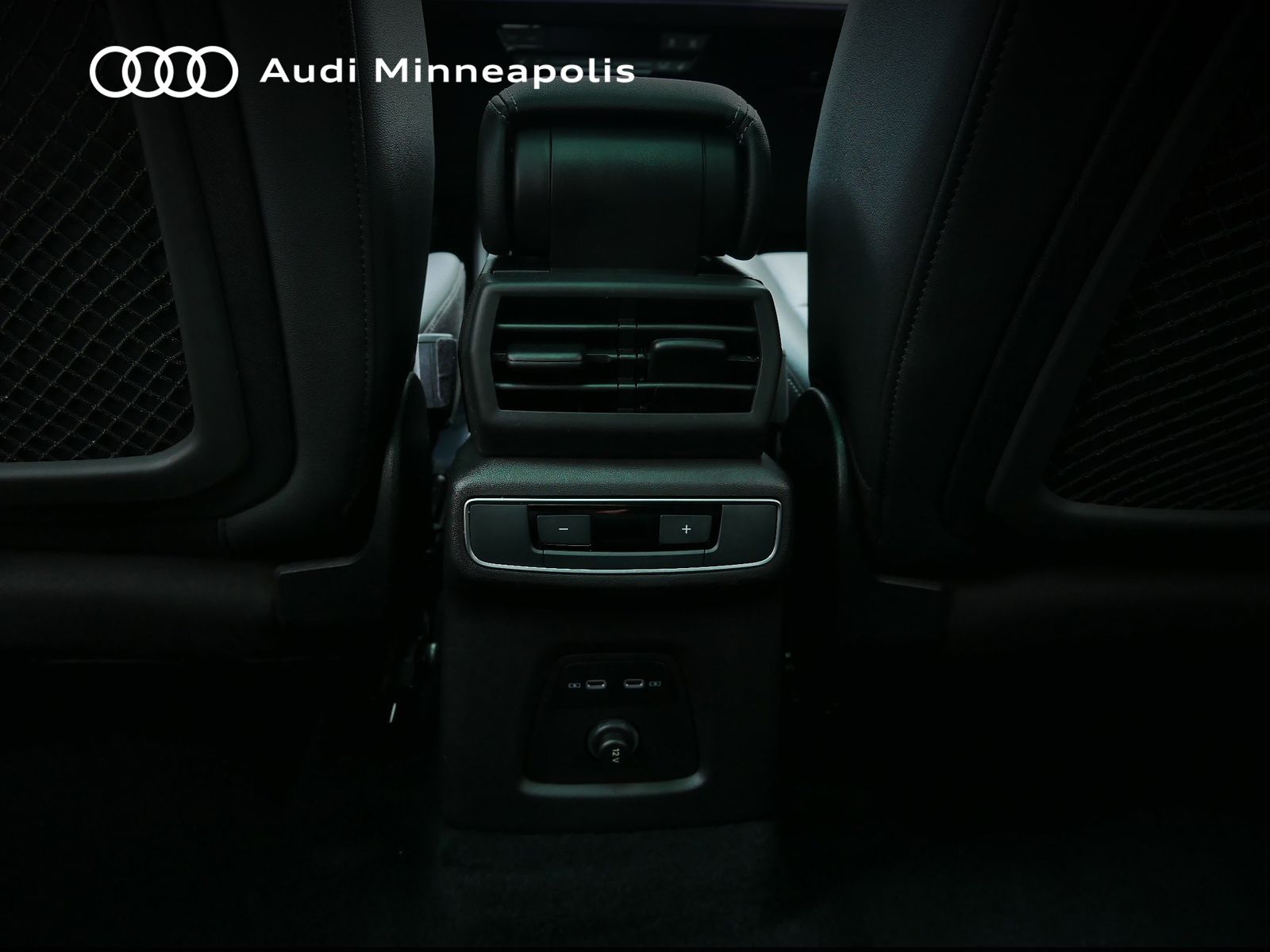 Thumbnail: 2023 Audi Q4 e-tron - 17