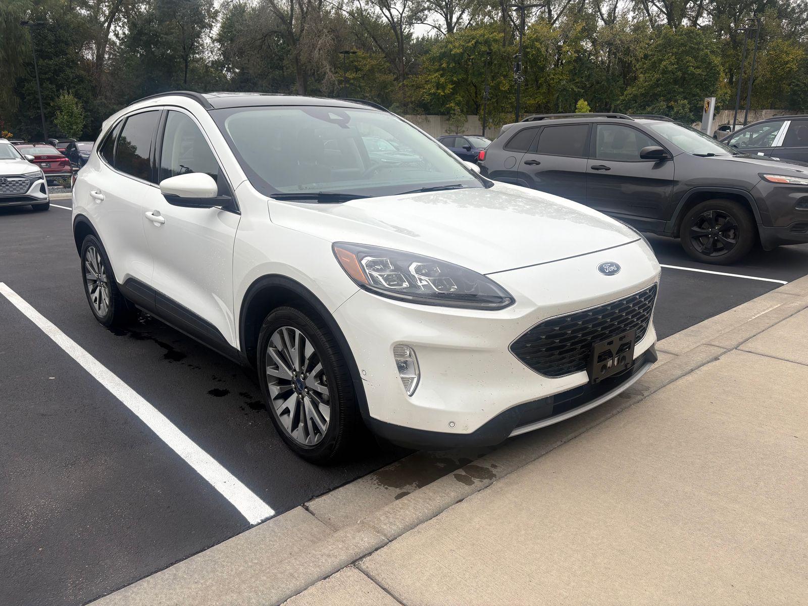 Thumbnail: 2020 Ford Escape - 4