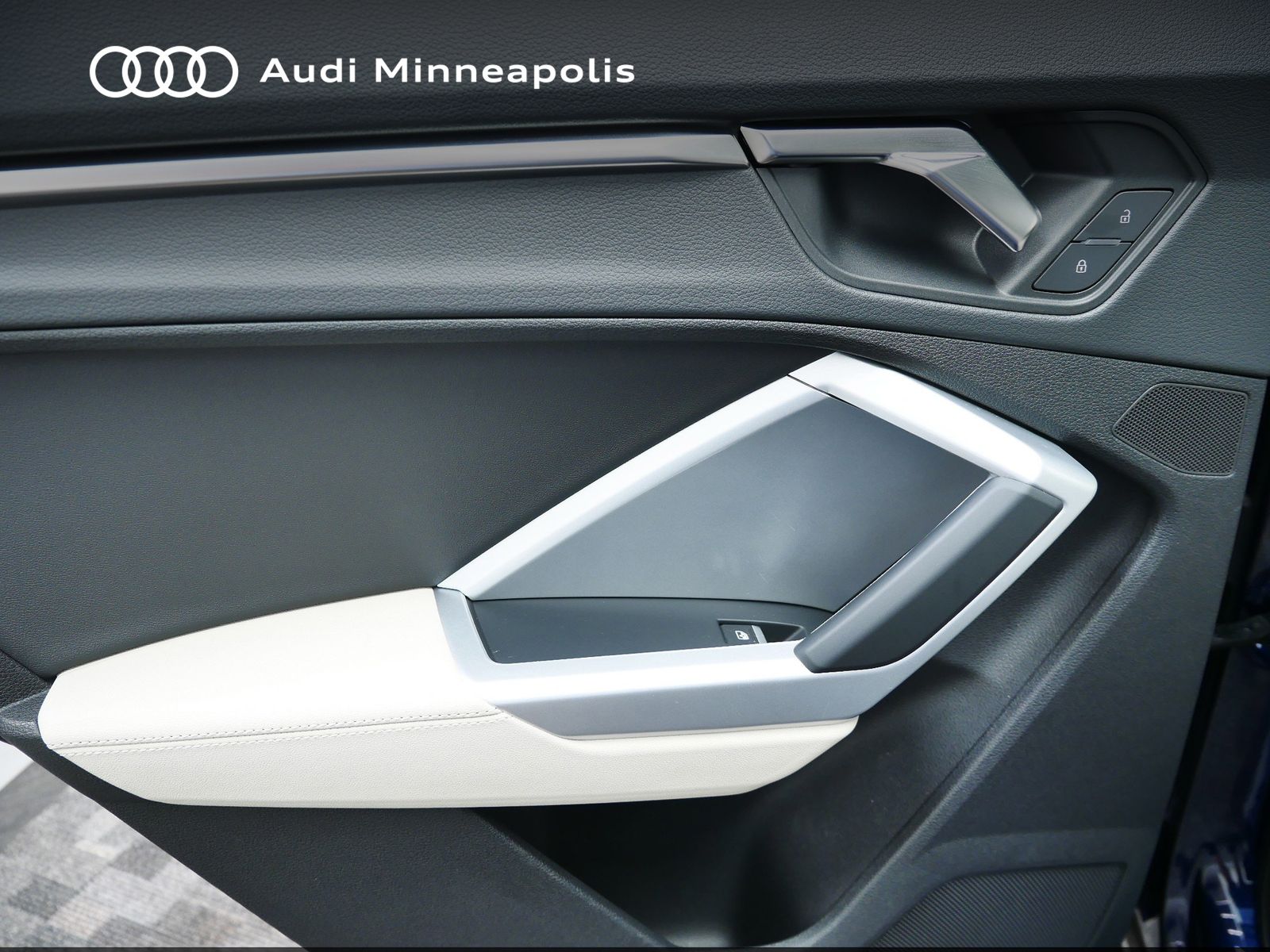 Thumbnail: 2025 Audi Q3 - 17