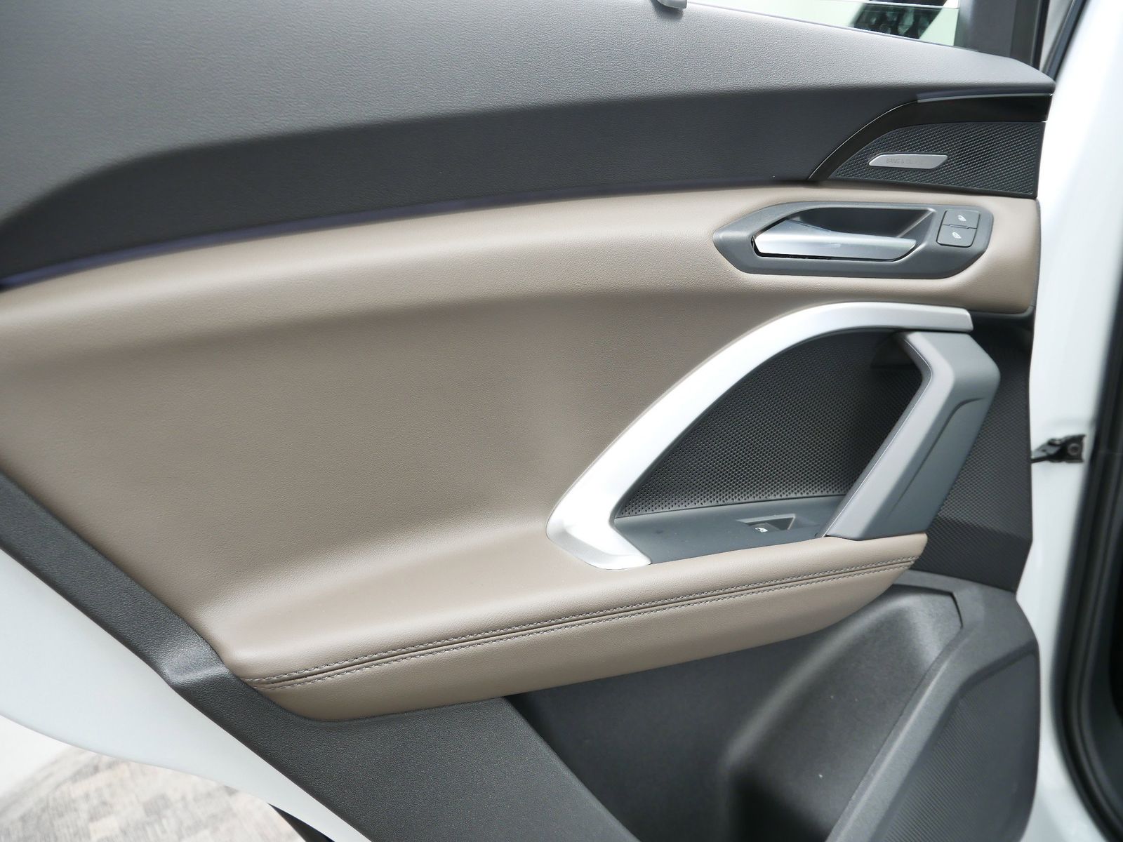 Thumbnail: 2025 Audi Q5 - 13