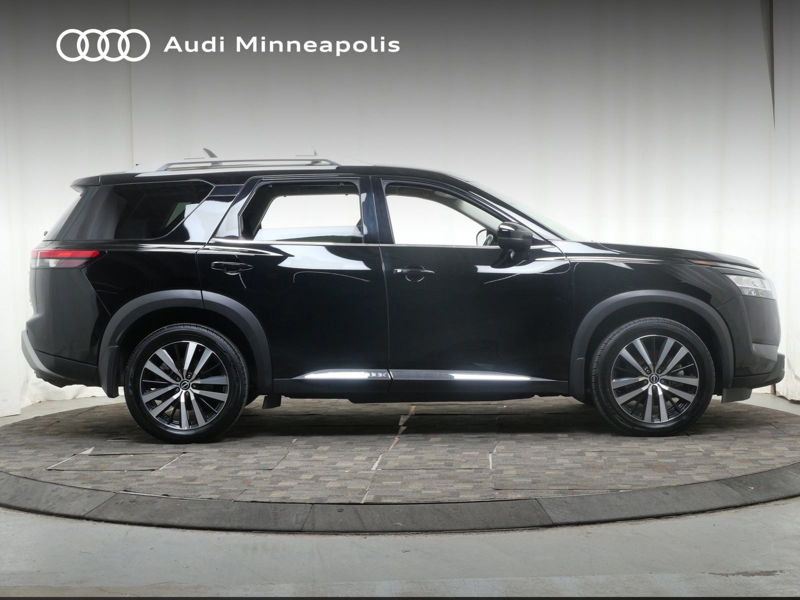 Thumbnail: 2023 Nissan Pathfinder - 9