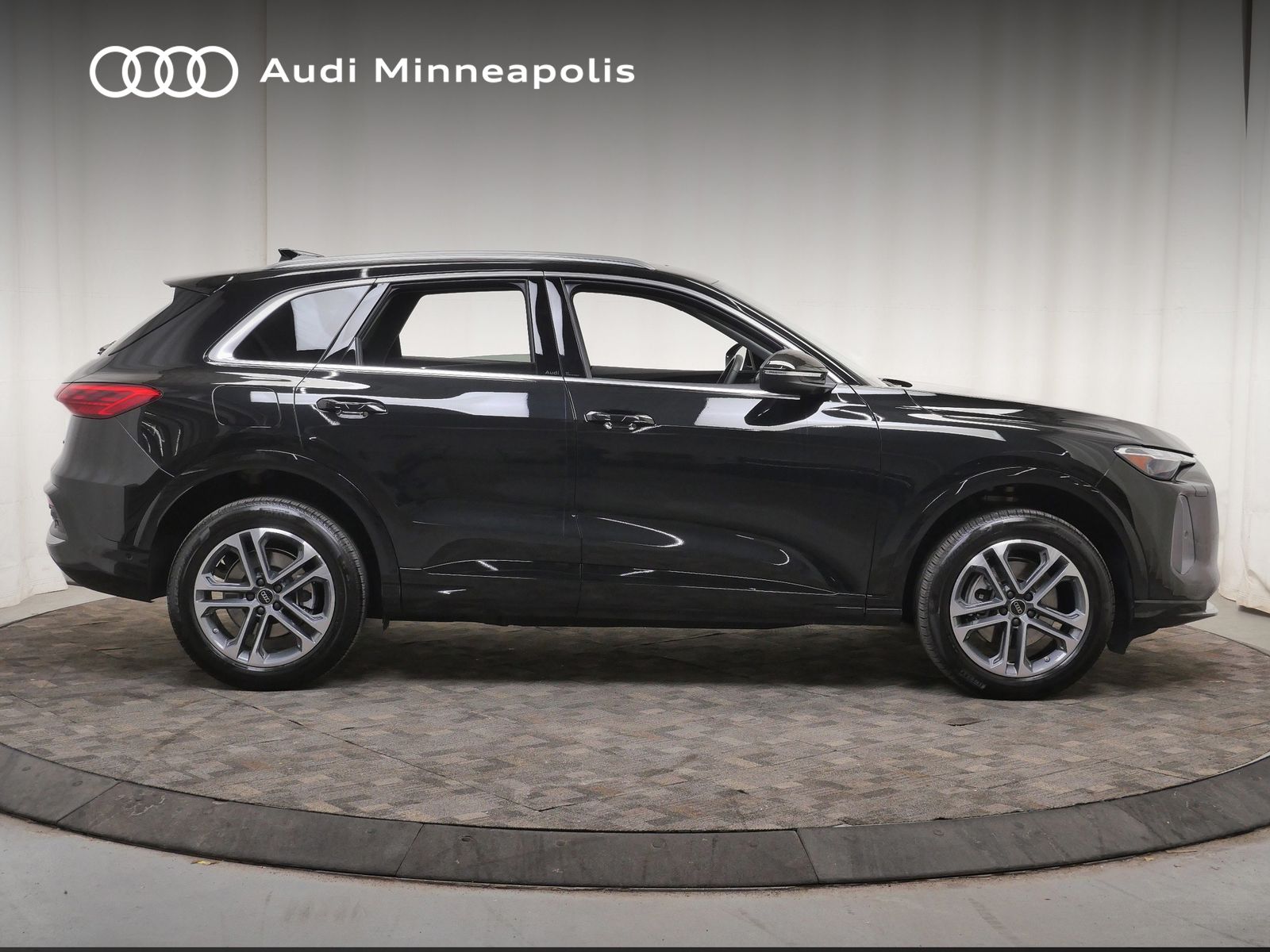 Thumbnail: 2025 Audi Q5 - 9