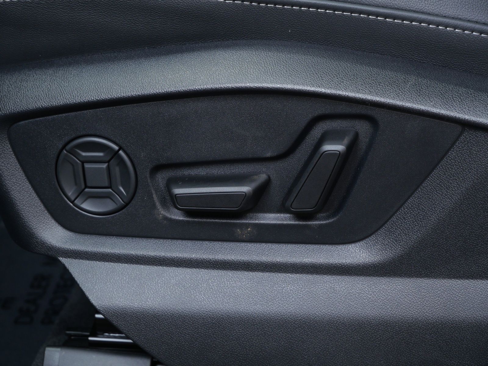 Thumbnail: 2026 Audi Q8 - 11