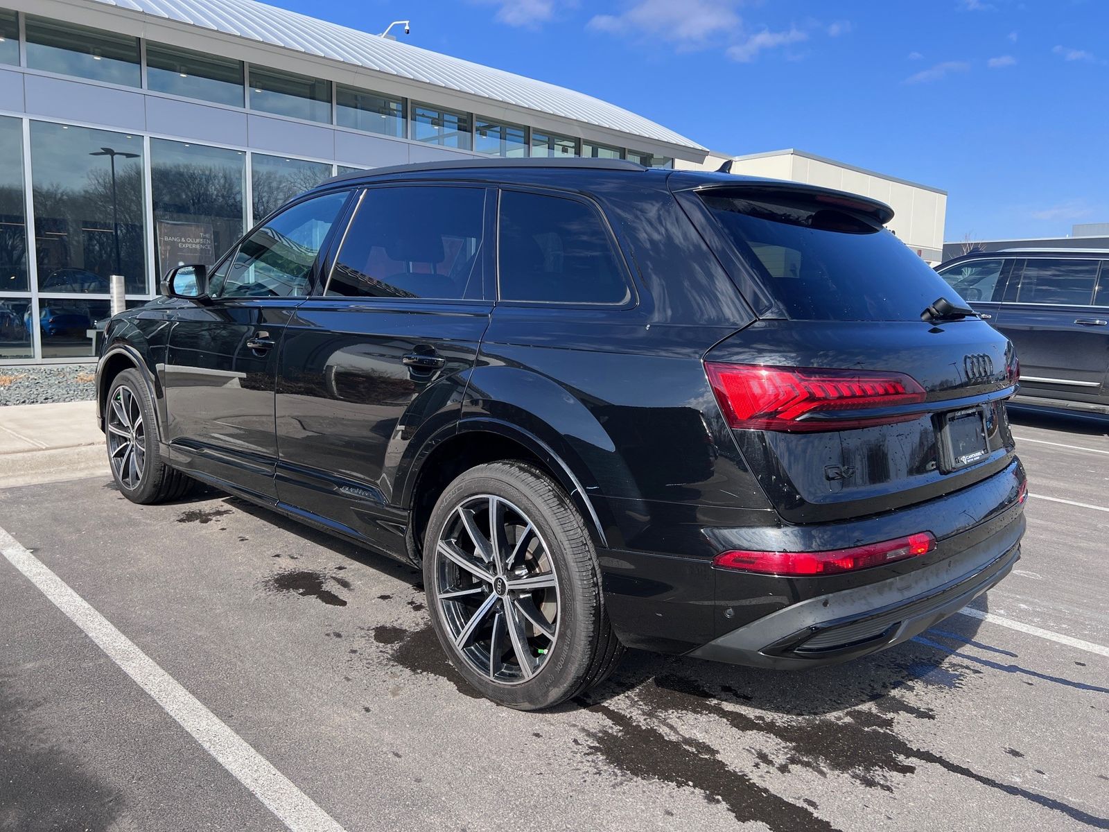 Thumbnail: 2022 Audi Q7 - 8