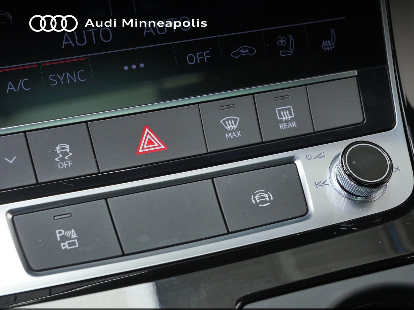 Thumbnail: 2023 Audi Q7 - 31