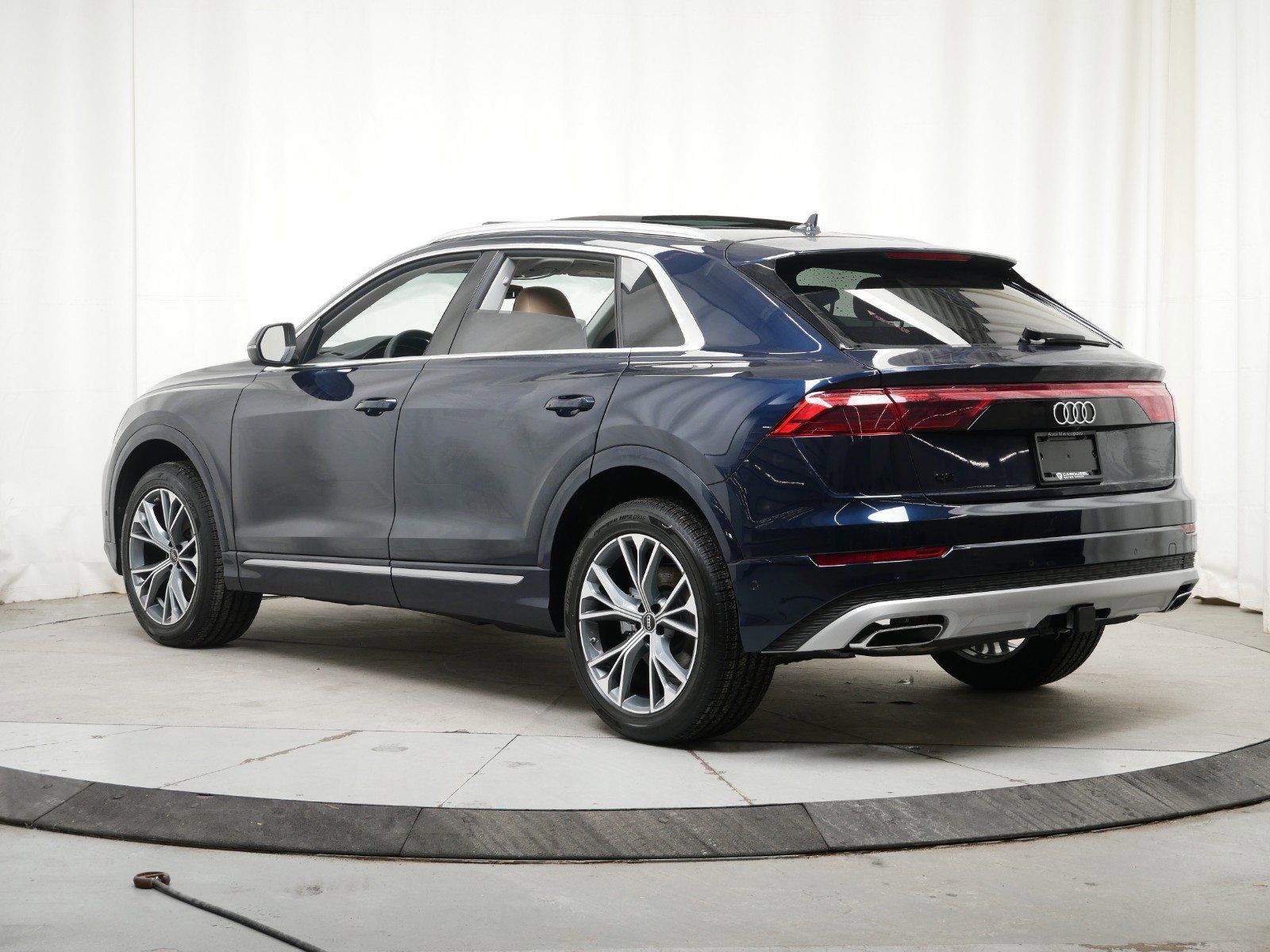 Thumbnail: 2025 Audi Q8 - 4