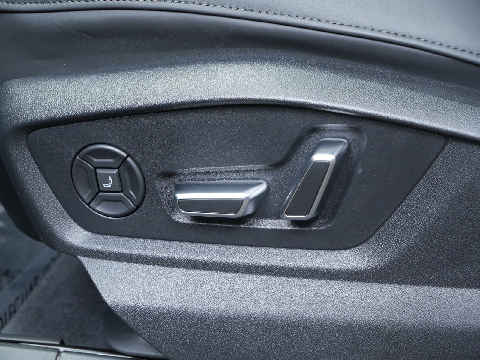 Thumbnail: 2026 Audi Q7 - 11