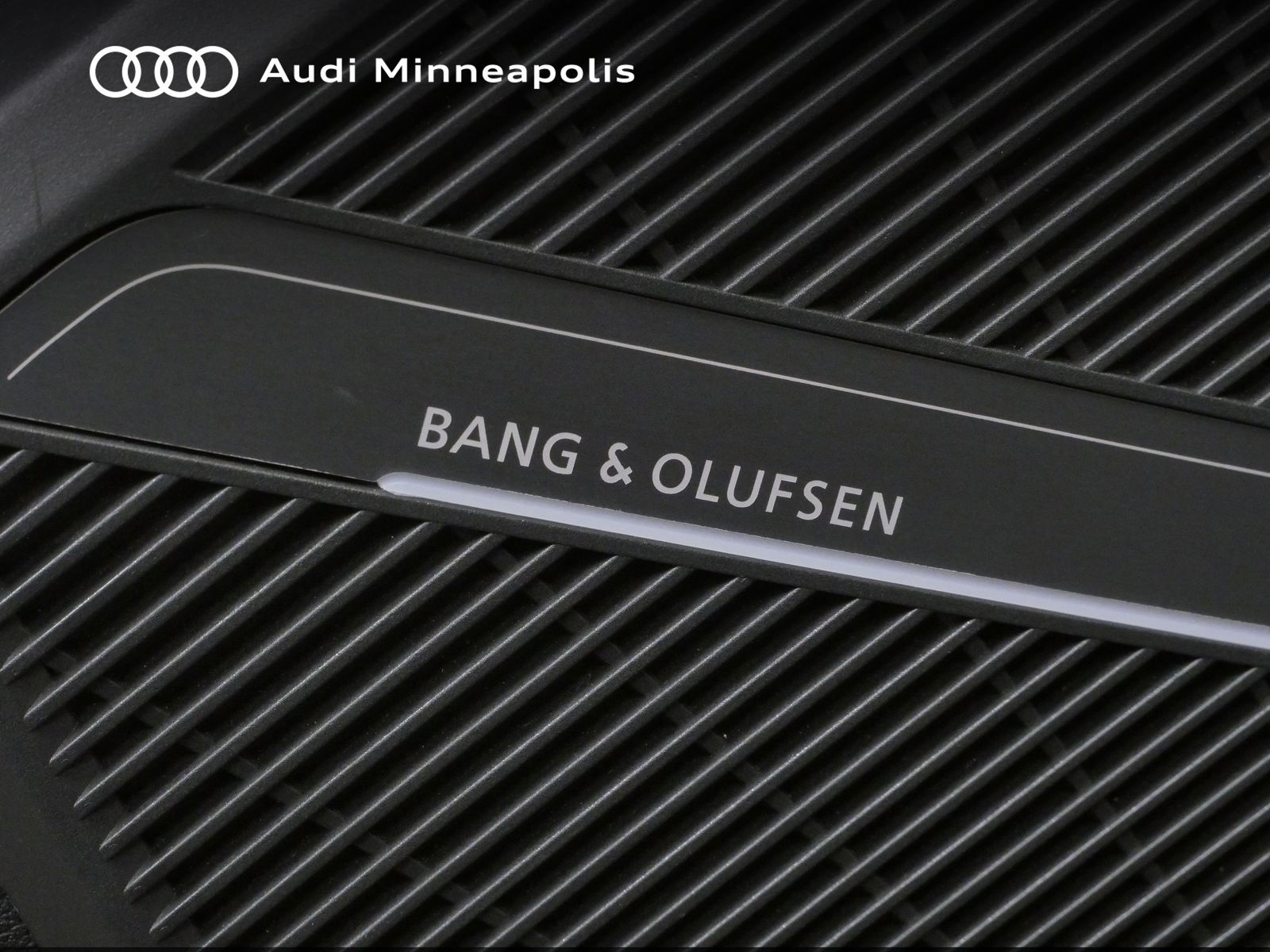 Thumbnail: 2023 Audi SQ5 - 20