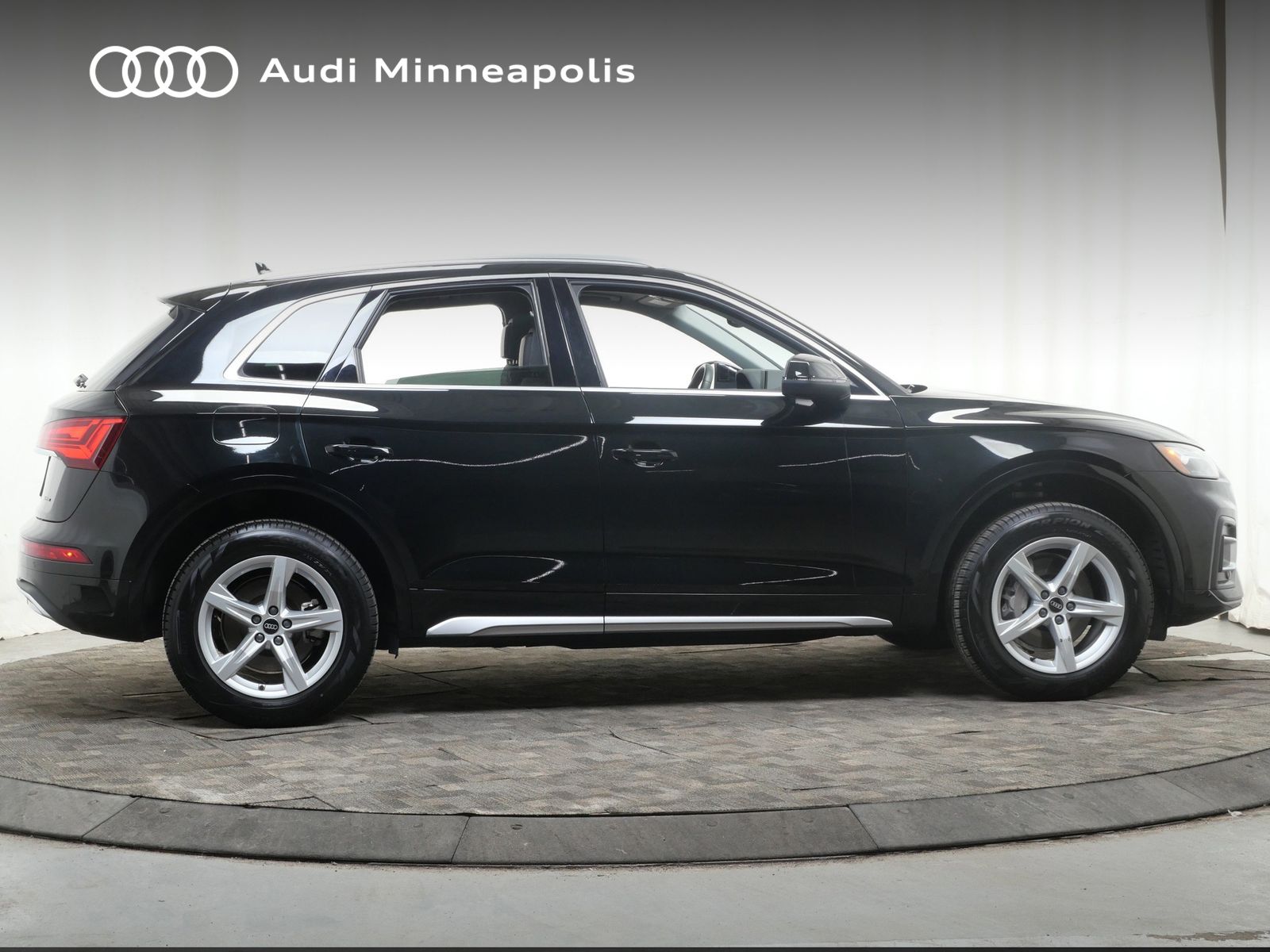 Thumbnail: 2023 Audi Q5 - 10