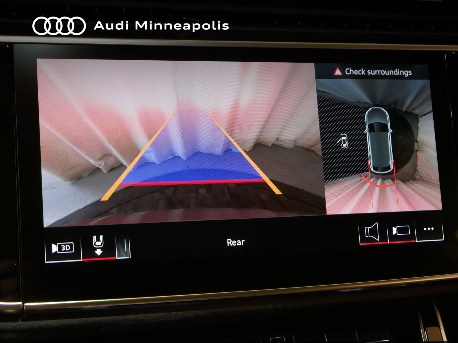 Thumbnail: 2025 Audi Q8 - 30