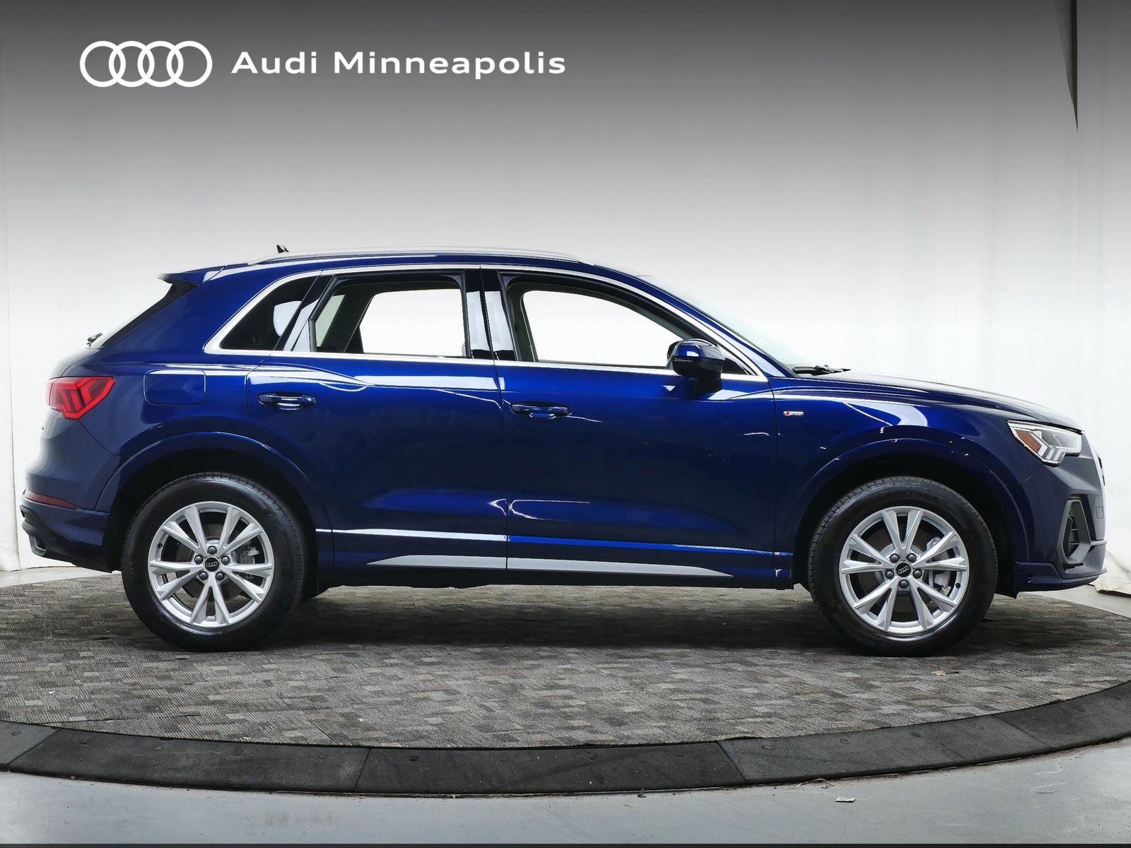 Thumbnail: 2025 Audi Q3 - 9